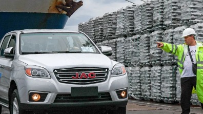 在俄罗斯，长城、吉利杀疯了，中国“倒爷”赚翻了