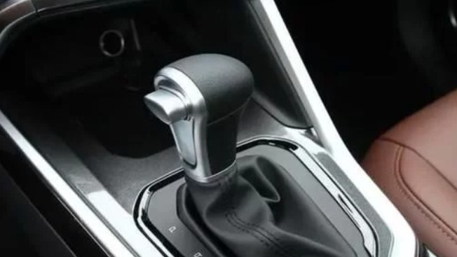 自动挡P挡打火，真的会伤变速箱吗?老司机教你正确的打火方式