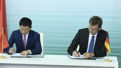 光束汽车，姗姗来迟