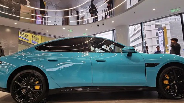 实探小米汽车门店：试驾等两周，看车的都是问界潜在客户？