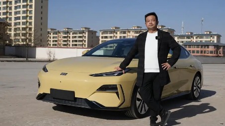 预算20万左右，国产新秀吉利银河E8和市场老将比亚迪汉该怎么选