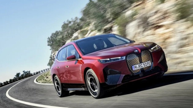 得益于全新BMW iDrive系统 全球首款5G豪华车型BMW iX量产