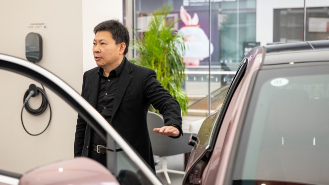 华为重申不造车，做大蛋糕比分蛋糕更重要？