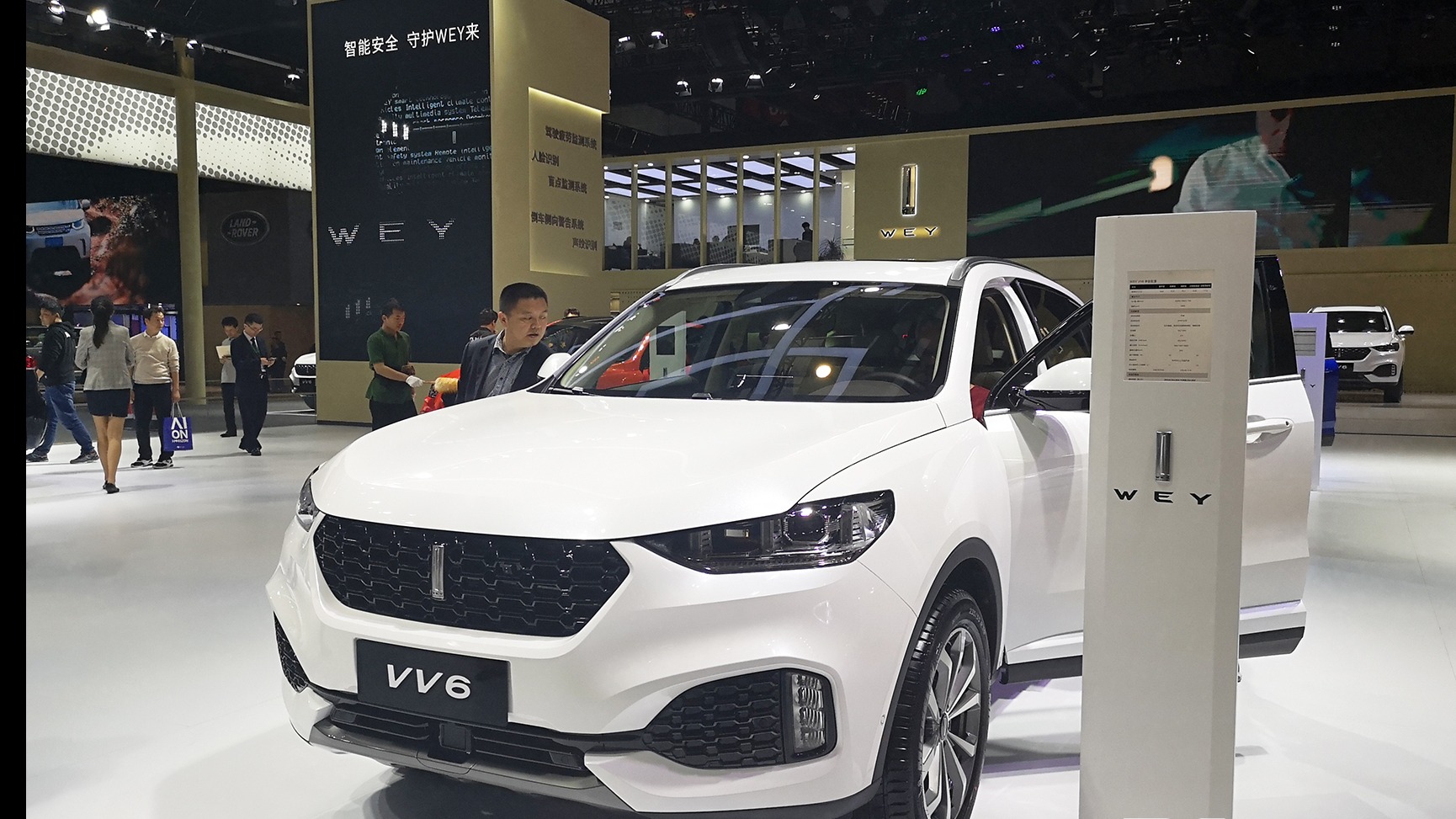 SUV成车市复苏重要推力 市场份额逼近轿车