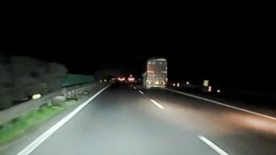 冬天开车跑高速，注意这两点，老司机经验之谈，关键时刻会很有用