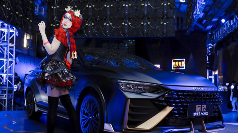 原厂改装、赛道战甲 12.79万起暗夜·奕炫MAX让你实现跑车梦