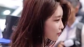 不愧是韩国顶级车模 柳多研小姐姐非常专业啊