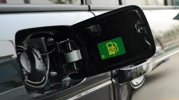  私家车油箱在右和在左有差别吗？听完实情，才发现自己买错车了