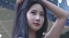 韩国顶级车模！身材婀娜！忍不住多看两眼