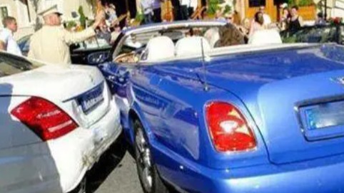 开车被撞了，对方不肯赔钱怎么办？交警：做这3件事绝对跑不了