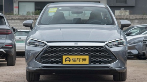 现代伊兰特起售价降至7.58万起，对比秦PLUS DM-i，它能卖得好吗？