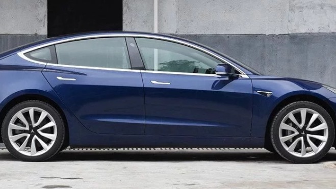 特斯拉事故惹争议！自动加速刹车失灵？这些技巧老司机也得会！