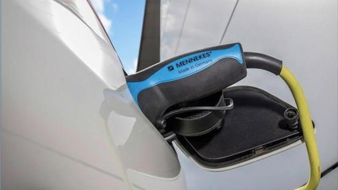 殊途同归？中外车企充电领域布局差异大