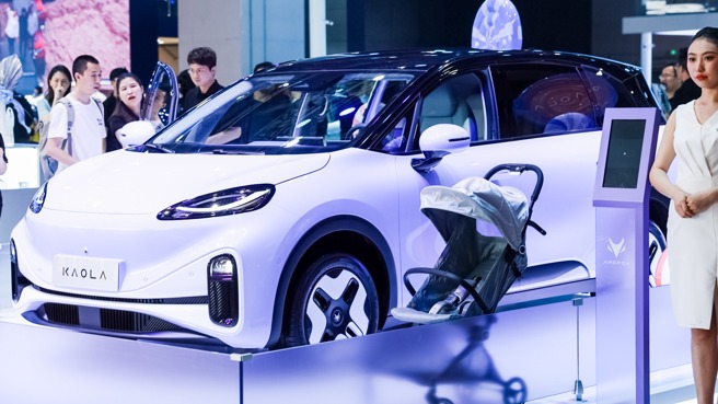 好孩子“搭车”极狐汽车考拉，卷向新赛道