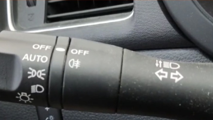 车主自救手册：车内灯光开关怎么用你都还给教练了吧！