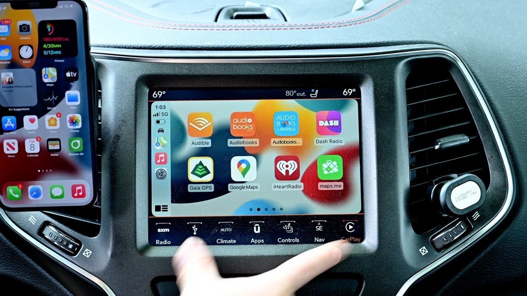 苹果CarPlay：车企跟进不及时，质量糟糕