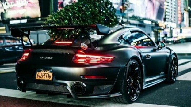 平安夜没买圣诞树怎么办？国外超跑车主这样玩！