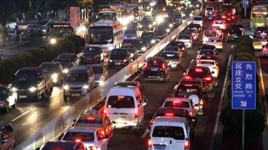 过完这个国庆，你后悔买车了吗？｜七嘴八舌