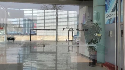 只能在退出时「火一把」，讴歌奏响悲歌