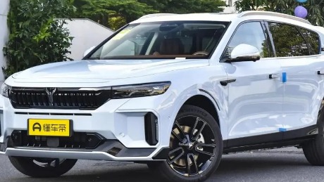 25万预算想买大五座SUV，新岚图FREE和问界M7，谁更值得入手？