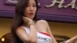 美女车模，性感大方