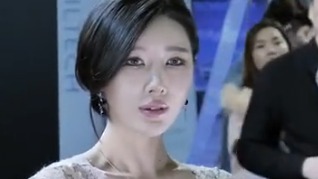 身材超棒的车模