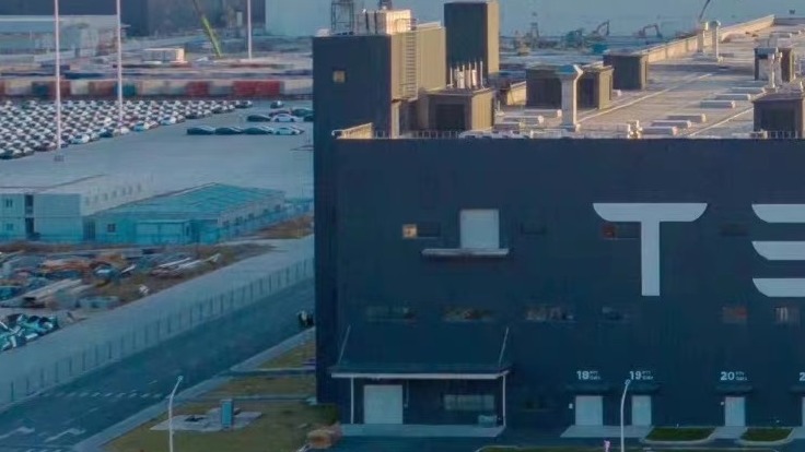 传特斯拉上海工厂裁员