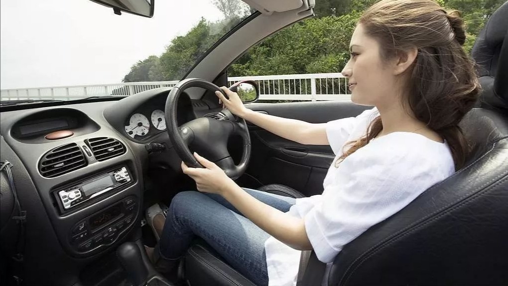 汽车开到彻底没油会怎样？我用亲身经历告诉你没油的表现是什么？