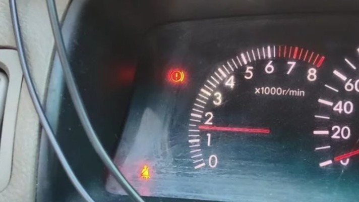 最近车子启动时，发动机抖动转速高声音大，到底要不要加燃油宝？