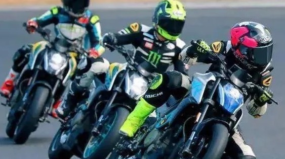 这么玩车肯定有点大病！