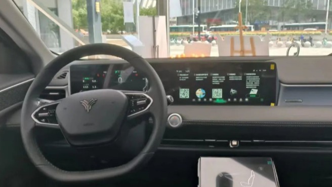 车企卖车，花式炫“技”