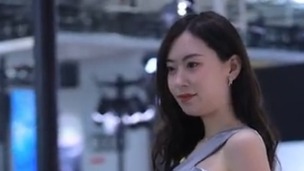  性感的车模小姐姐 