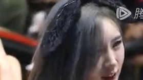 性感车模，身材好棒