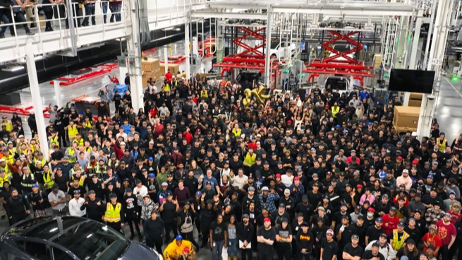 朱晓彤携上海团队助特斯拉美国增产