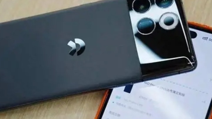 蔚来李斌回应不用自家手机：微信数据迁移太麻烦