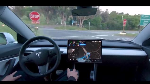 特斯拉Autopilot行驶超30亿英里 发布紧急自动制动实