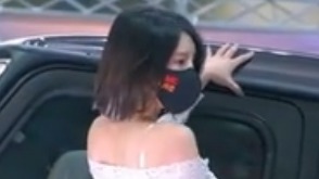 韩国顶级车模大显身材