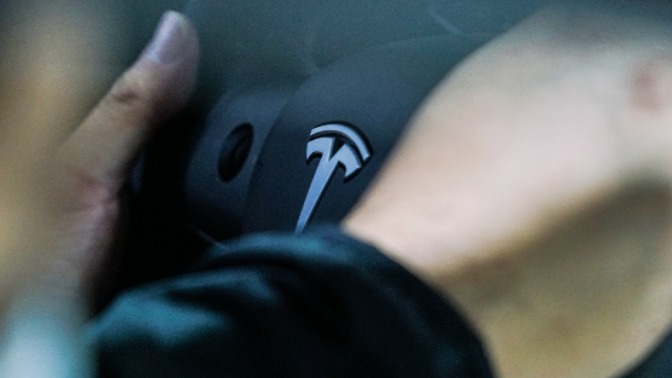 特斯拉突然涨价，有何考量？