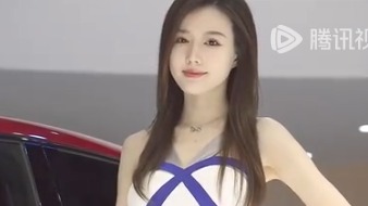  美女车模身材火辣