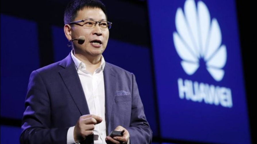 我要干翻苍穹！ 业内人称余承东扬言华为年销30万辆除非华为造车