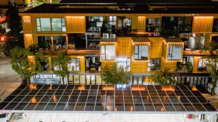 特斯拉在沪建有142家超充站，共计1230根超充桩