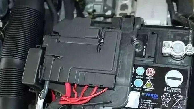 你的电瓶为何寿命比别人短？开车方法不同，电瓶寿命天差地别