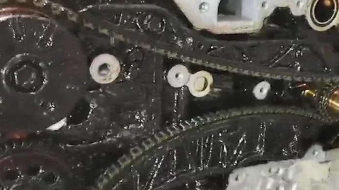 最近车子启动时，发动机抖动转速高声音大，到底要不要加燃油宝？