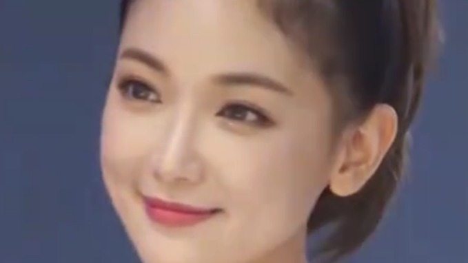 气质美女鉴赏：治愈系韩国车模