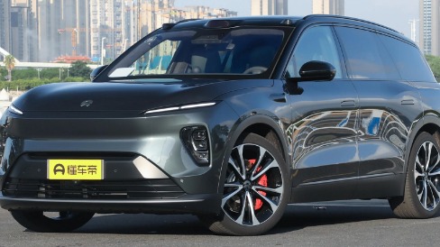 两个时代的对决 蔚来ES8对比宝马X5 选谁更合适？