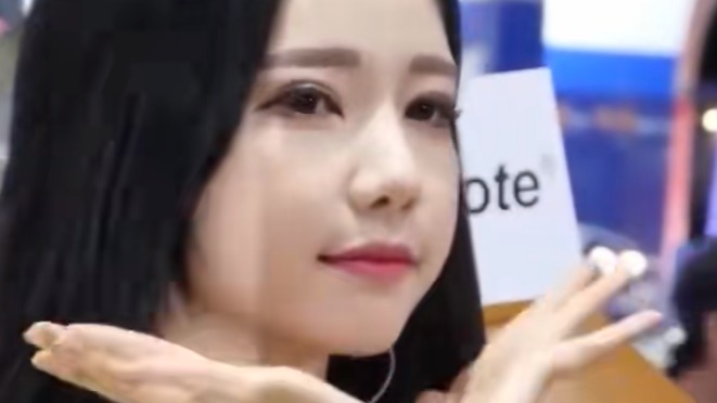 韩国极品车模，一个动作就被她迷住了！