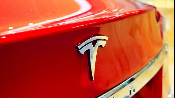 松下电池不降价 国产特斯拉选宁德供货或改电池路线