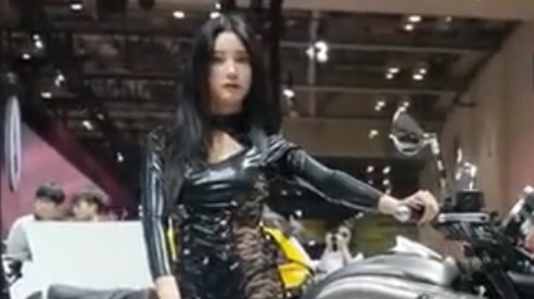 韩国性感车模 冷艳机车女王