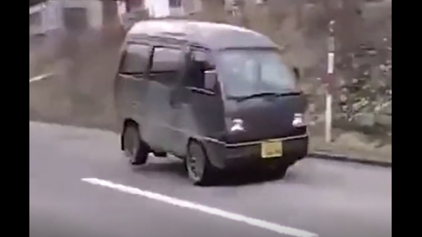  面包车：我就打嗝而已没看把你们激动的 