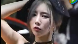 性感车模，身材好棒